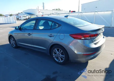 2017 Hyundai Elantra Value Edition z USA, uszkodzony, nr VIN KMHD84LF2HU387488